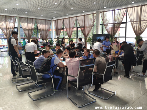 初中畢業學鐵路專業有哪些要求 招生問答