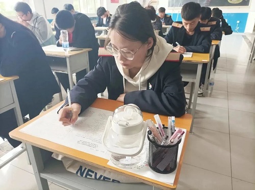 初中畢業(yè)上職高還是中專好 招生問答